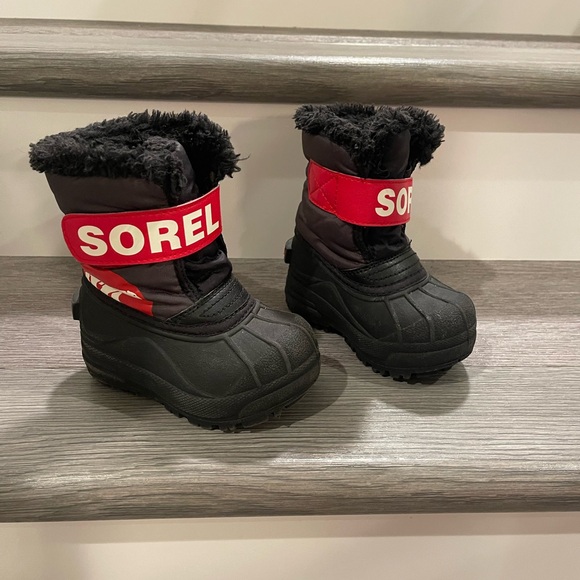 Sorel Black and Red Snow Boots - Picture 1 of 4
